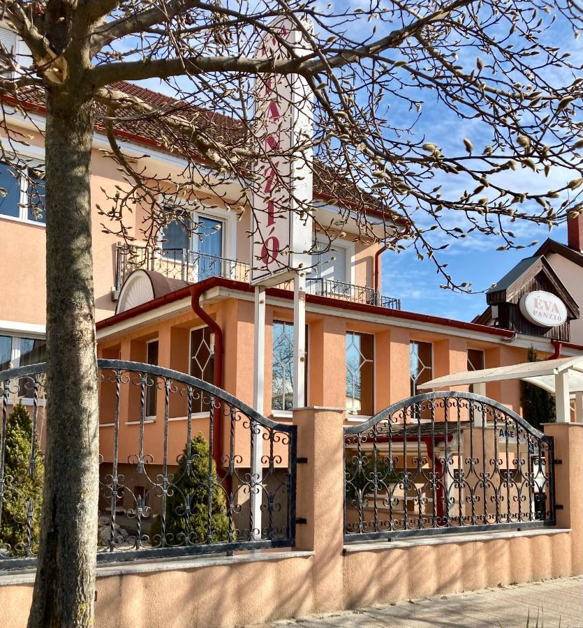 Éva Panzió Hotel Sárvár Exterior foto