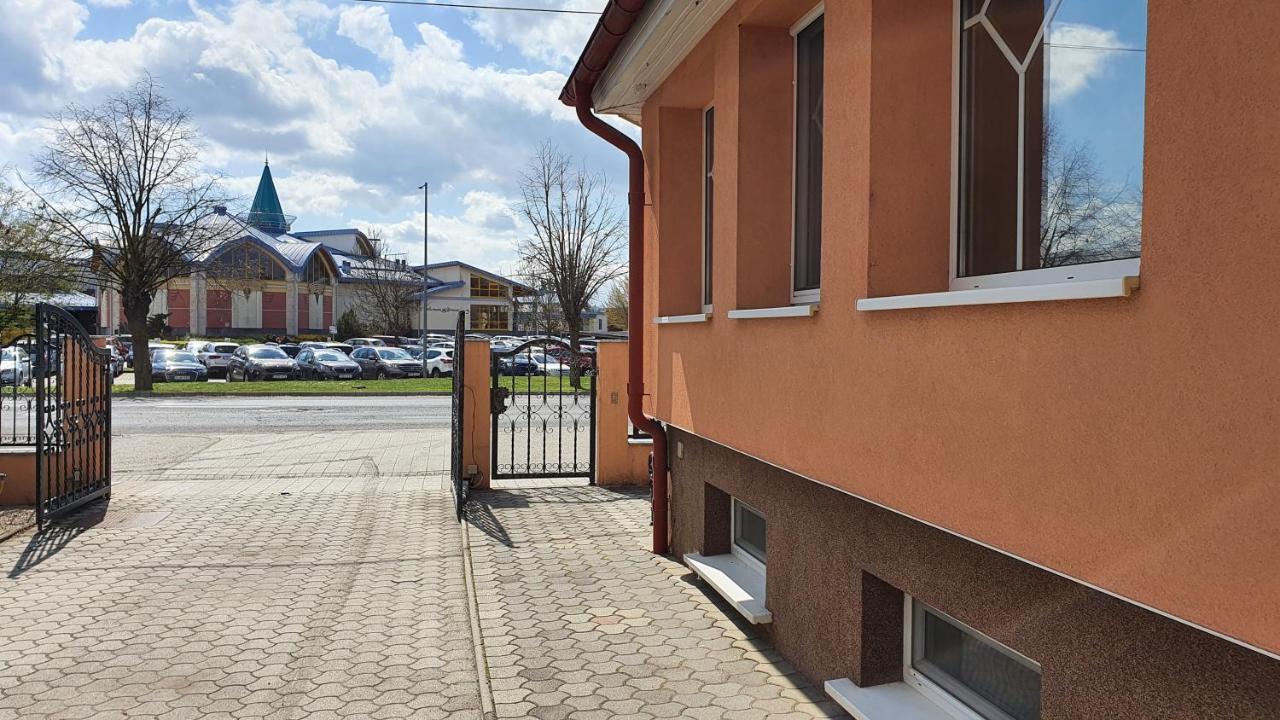 Éva Panzió Hotel Sárvár Exterior foto