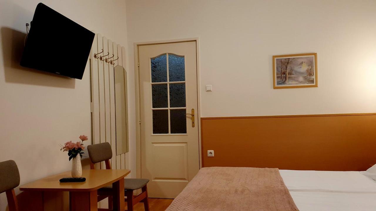 Éva Panzió Hotel Sárvár Exterior foto