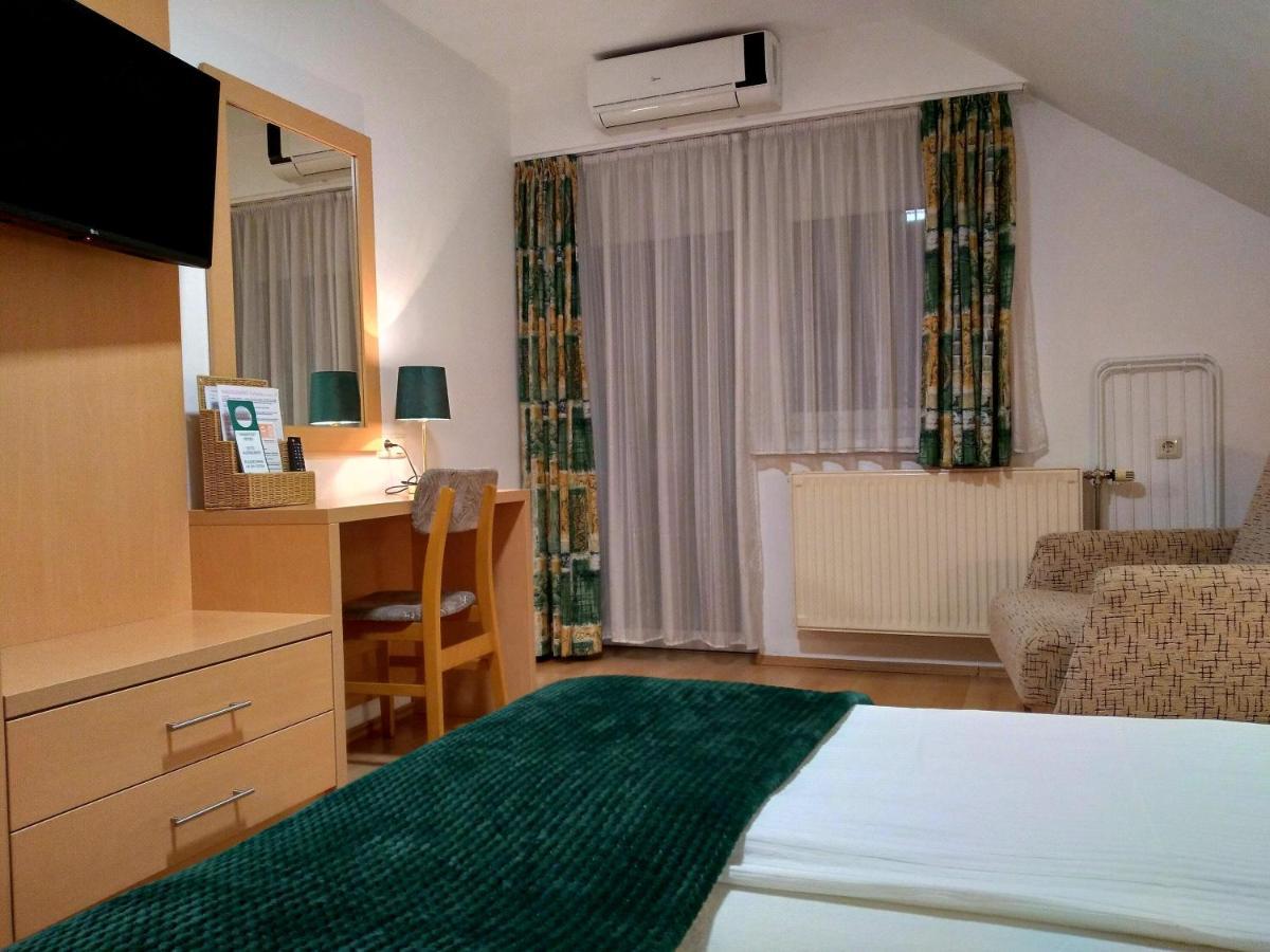 Éva Panzió Hotel Sárvár Exterior foto