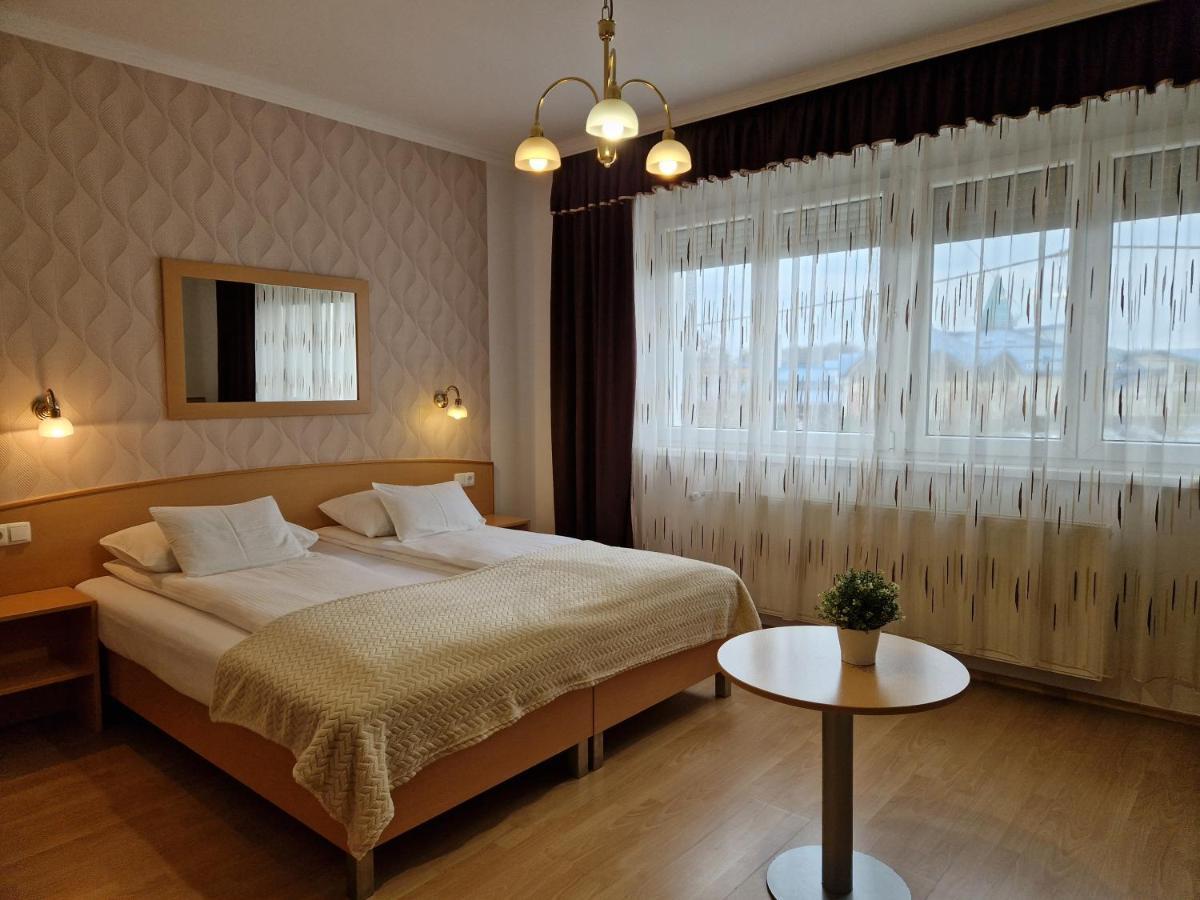 Éva Panzió Hotel Sárvár Exterior foto