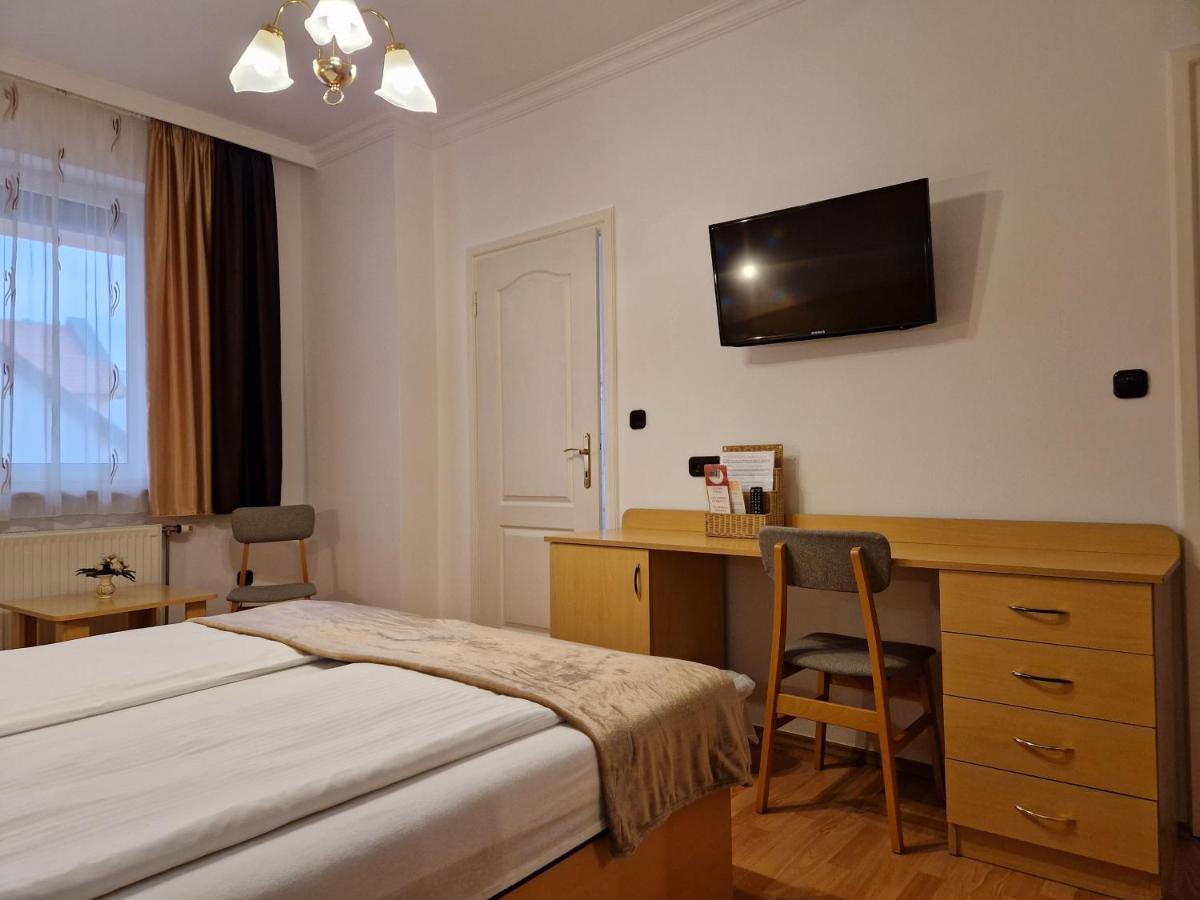 Éva Panzió Hotel Sárvár Exterior foto
