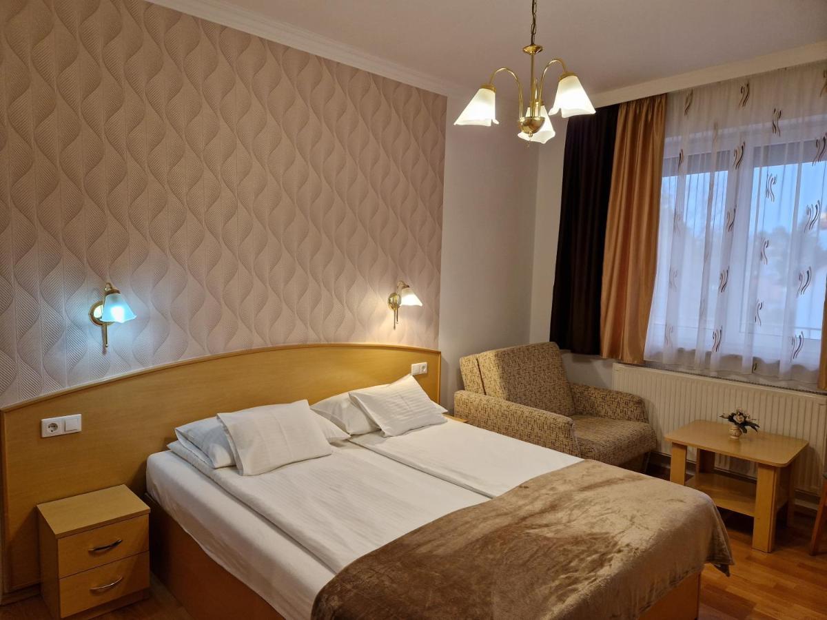 Éva Panzió Hotel Sárvár Exterior foto